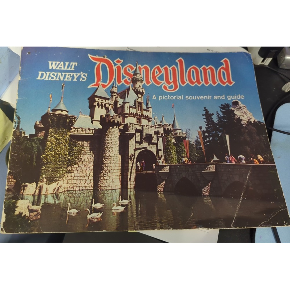 Vintage‎ walt Disney Productions 1971 Disneyland Picture souvenir guide book